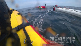 제주, 쇠소깍 해상서 카약 타던 60대 남성 물에 빠져...해경 구조