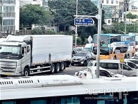 꽉 막힌 서문로...한천 정비사업, 대책없는 공사 강행 논란