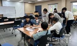 송악도서관, 청소년 재능기부 통한 영어교실 운영