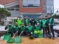 새마을지도자아라동협의회, 버스정류장 및 횡단보도 등 제설작업 실시
