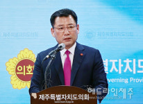 [1보] 제주시갑 김영진 예비후보, 전격 사퇴