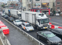제주 한천 복개구간 막힌 후...갈수록 길어지는 차량행렬