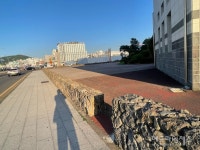 제주 해변공연장 탑동로 둘러쌓은 돌담...시민들 반응은?