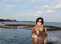 [배공순의 두근두근 제주 엿보기] (11) 세한지우, 동백꽃이 피었습니다