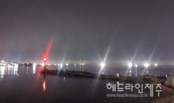 한치.갈치잡이 불야성 이룬 제주의 밤바다 (사진)