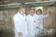 김완근 제주시장, 양돈장 가축분뇨 공동자원화 추진상황 점검