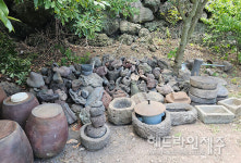 제주 어음1리 양송남씨, 60년 모은 향토자료 3천점 마을에 기증