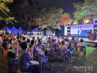 제주 고마로 馬 문화축제 개막...거리 퍼레이드 들썩