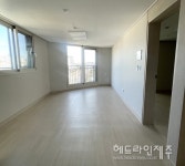 용천수에서 씻으며 컨테이너 생활…60대 여성에 새 보금자리 