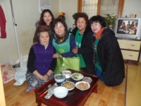 [포토] 문현2동 새마을부녀회 ‘홀로노인 생신상 차리기’ 행사