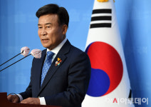 [포토] 안익태 관련 기자회견 갖는 김원웅 광복회 회장