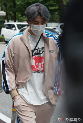 [포토]데이식스 영케이, '편안한 출근길'