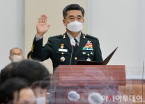 [포토] 선서하는 서욱 국방부 장관 후보자