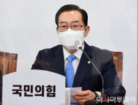 [포토] 이종배 정책위의장 자가격리 마치고 당부 복귀