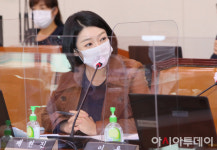 [포토] [국감 2020] 질의하는 배현진