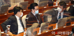 [포토] 체포동의안 발의 정정순 의원 본회의 참석