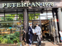 서울지방중기청, 피터팬식품·진주회관서 백년가게 현판식 개최