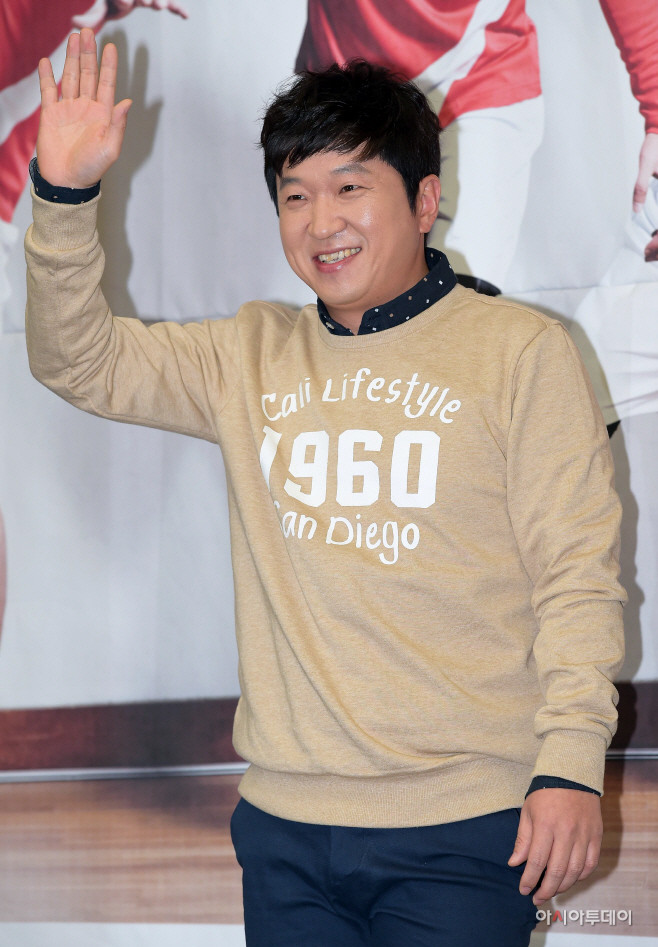 전현무, 방송 활동 휴식 결정 건강을 위한 휴식으로 팬들의 사랑에 응답하려 한다