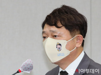 [포토] 인사말하는 최재성 청와대 정무수석