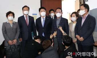 [포토] 국민의힘, 법사위 회의실 앞 기자회견