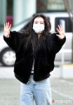 [포토] 모모랜드 주이, 싱글벙글 출근길