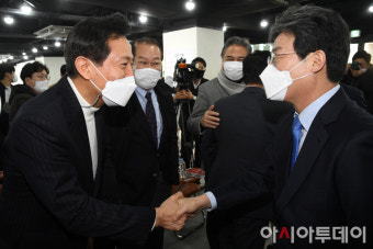 [포토] 인사 나누는 오세훈-유승민
