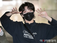 [포토] 킹덤 무진, 신나는 인사~