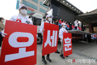[포토] 시청역 거점유세 나선 오세훈