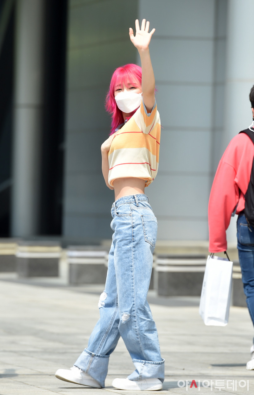 민경훈, 예비신부는 오마이걸 아린과 닮다! 아는 형님 출연에서 거론되며 화제Min Gyeong Hun, the Fiancee Resembles Oh My Girls Arin! Stirred Up Attention on Knowing Bros Appearance