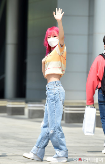 [포토] 오마이걸 승희, 잘룩한 개미허리