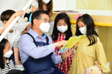 류경기 중랑구청장, 우리동네키움센터 찾아 일일 돌봄교사