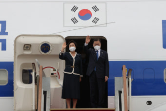 문대통령, G7 정상회의 참석 위해 영국으로 출국