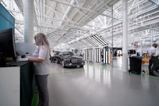 벤틀리모터스, 英 크루 공장에 엑셀런스 센터 설치…최고 품질 확보