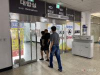 예산군, 예산종합터미널 주출입문 2곳에 자동문 설치…편의시설 점진적 개선
