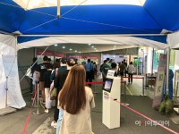 [르포] 치솟은 코로나19 확진자 수…선별진료소는 길고 긴 대기 행렬