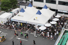 코로나19 신규 확진자, 사흘째 1300명대…비수도권 6개월 만에 첫 300명대