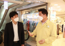 박준희 관악구청장, 대형유통시설 방역현장 점검