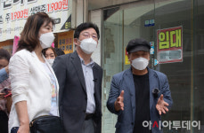 [포토] 홍대 거리 찾은 유승민