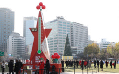 오세훈 서울시장, 구세군 자선냄비 시종