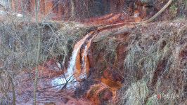 [탐사A-한강을 살리자④] “어릴 땐 검은물, 지금은 빨간물”···관리 안 되는 폐광 침출수
