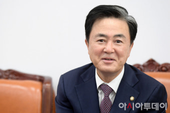 [포토] 원내대표 출마 밝힌 김태흠 의원 '이준석-김기현과 면담'