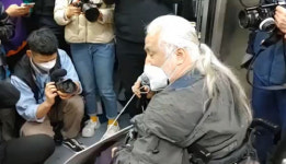 전장연, 출근길 동대입구역서 하차 시위…이준석, 갈라치기 말라