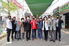 김용남 수원시장 예비후보 조원시장과 KT위즈 지역 밀착형 스폰서쉽 확대로 시장 경제 살리겠다