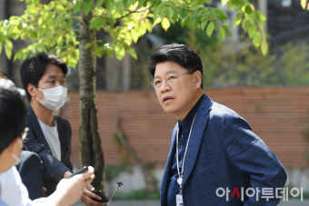 [포토] 질문에 답하는 장제원 대통령 비서실장