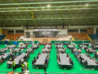 [포토]분주한 개표장 풍경...전남 광양 실내체육관 개표소