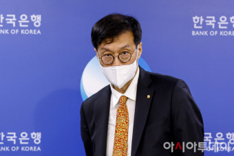 [포토] 기자간담회 참석하는 이창용 한은 총재