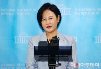 [포토] 민주당 이수진 의원 '최고위원 출마 선언 기자회견'