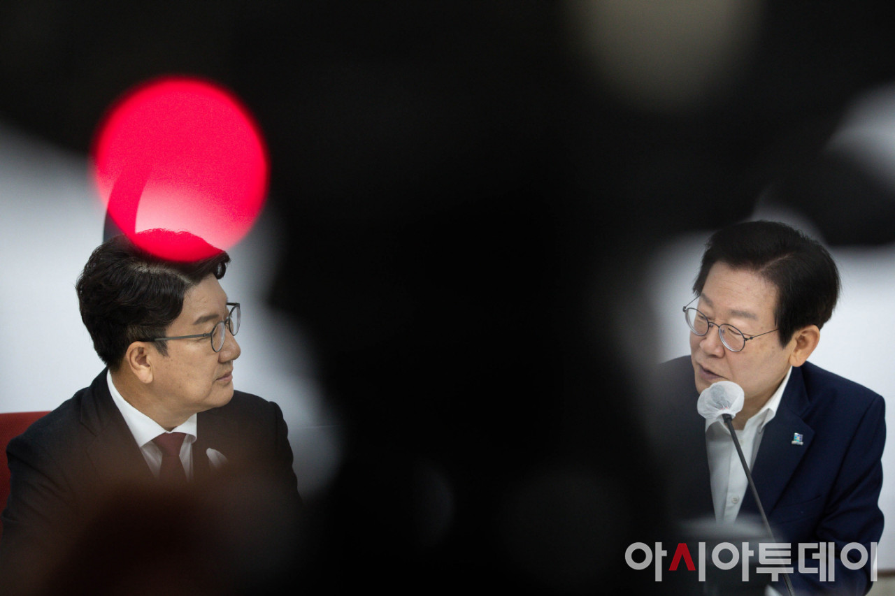 권성동-이재명 대표, 정국 안정화 논의를 위한 첫 만남 진행