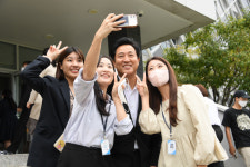 오세훈 시장, 자치구 현장 소통 본격화…강동 암사초록길 점검
