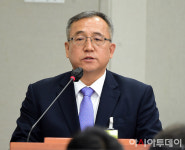 [포토] [2022 국감] 인사말하는 김종철 경호처 차장